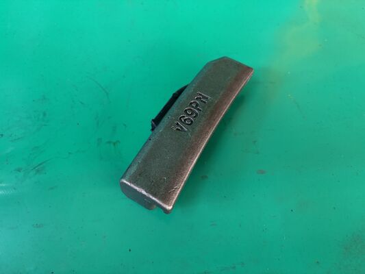 Excavator Spare Parts Bucket Teeth Accessories Adapter Lock Pin V69PN