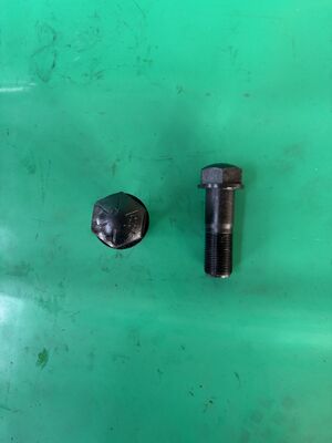 M30X2X90 excavator track bolt / TBM30X2X90 track bolt