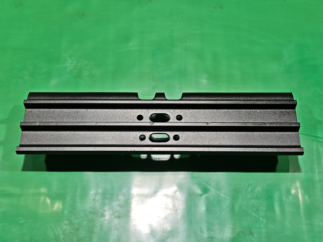 PC120-5/700 Triple Grouser track shoe Pitch