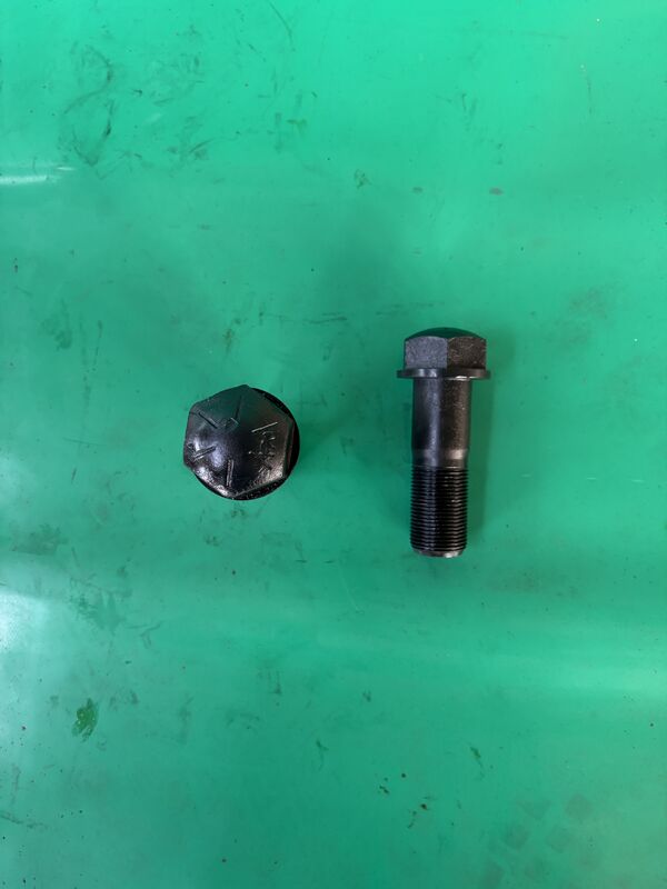 M30X2X90 excavator track bolt / TBM30X2X90 track bolt