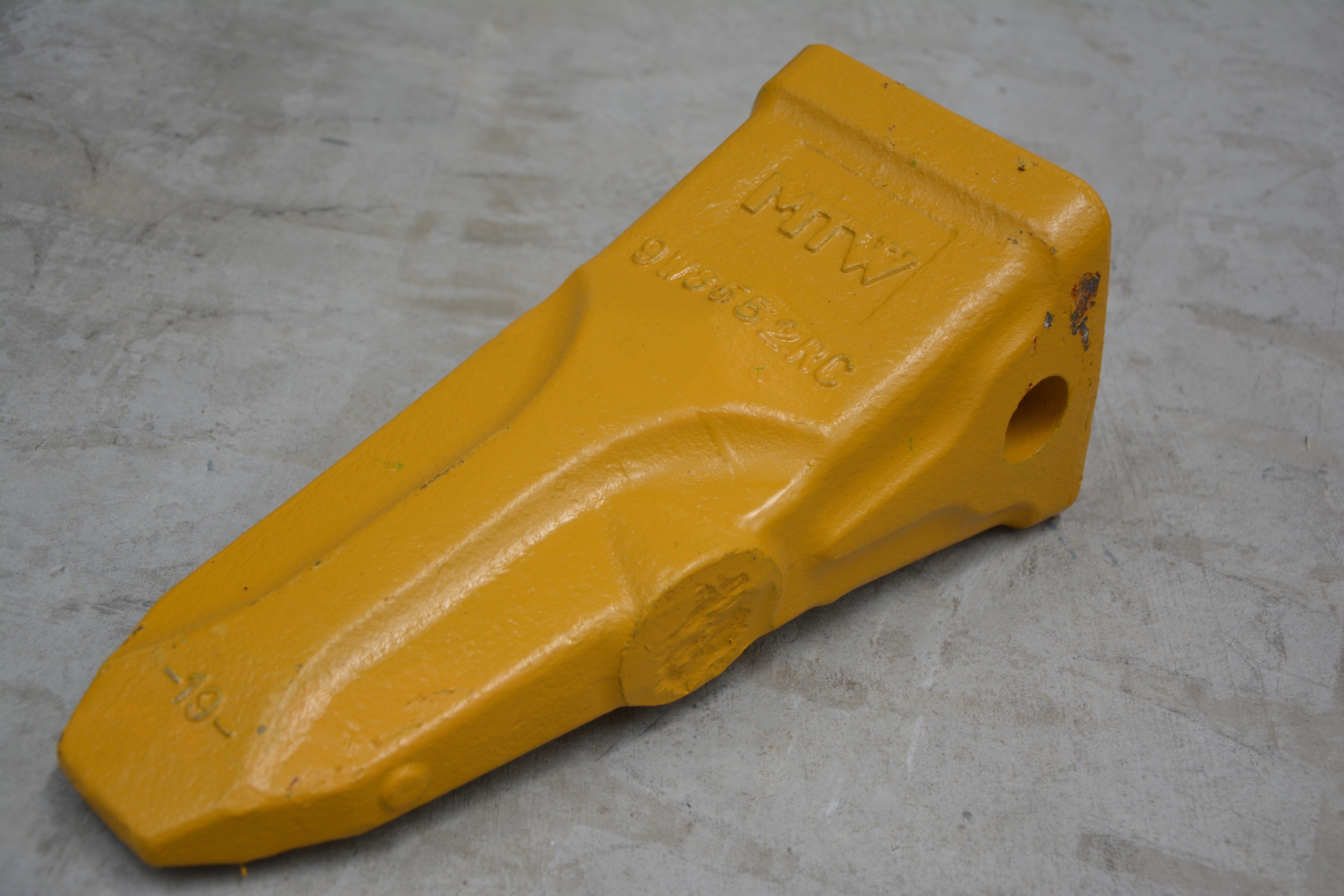 PC200 Bucket Teeth And Adaptors 5.7kg 2057019570RC