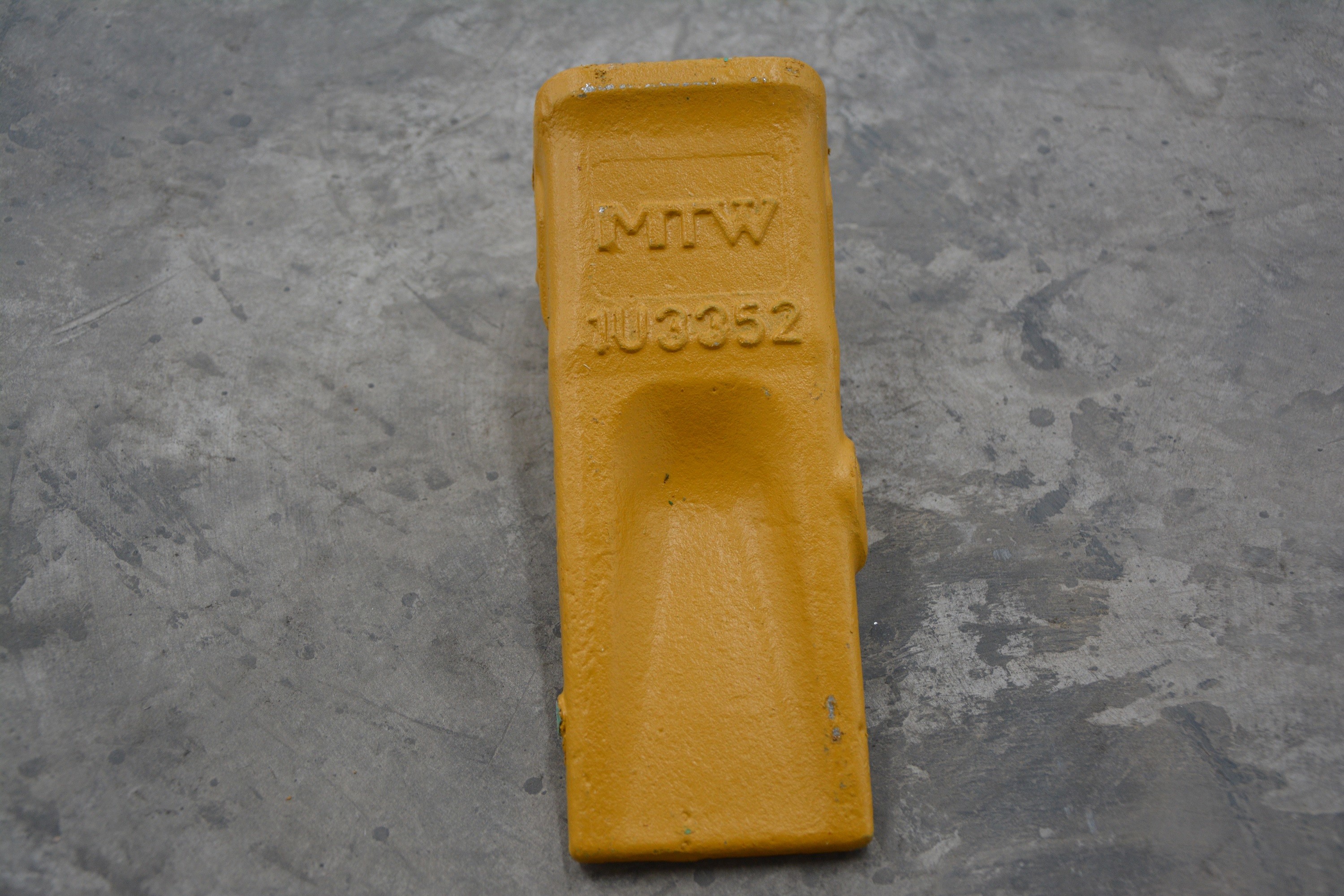 J350 Digger Bucket Teeth 6kg 1U3352 Cast Alloy MTW